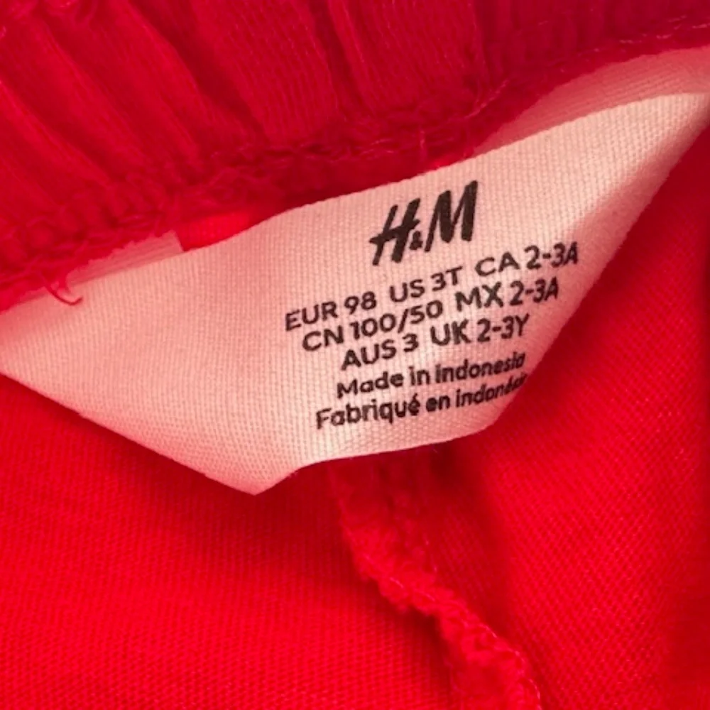 Three pairs H&M 2-4 years Girl Shorts-2 never worn Red, Navy, Polka Dot